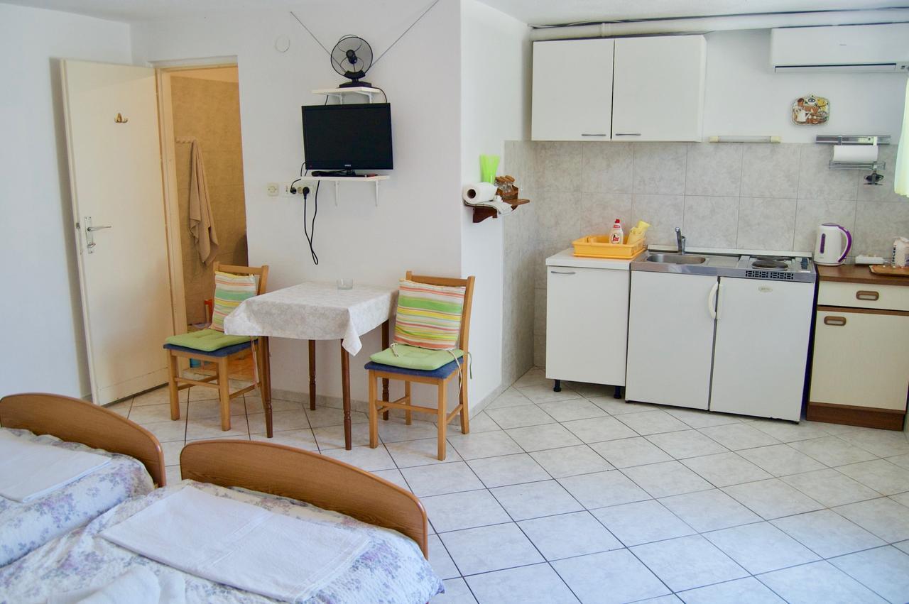Apartments Petricevic Hvar Buitenkant foto